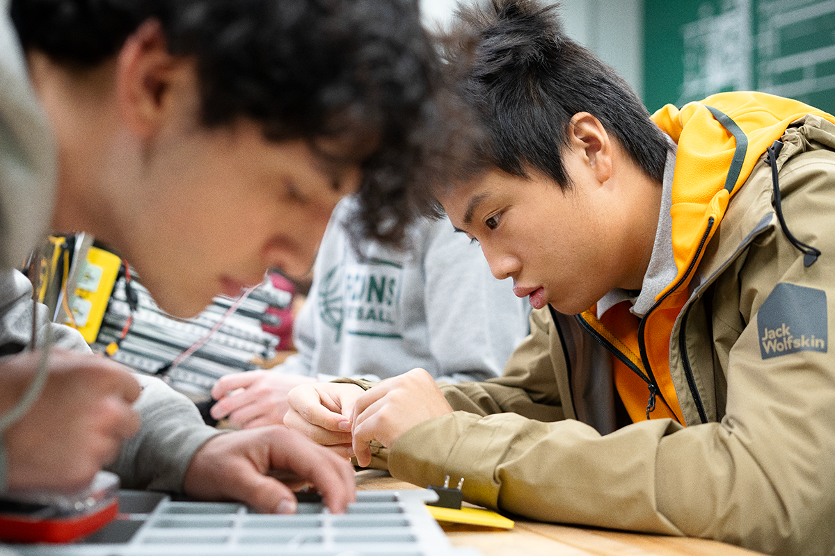 Close-up teamwork on robot components